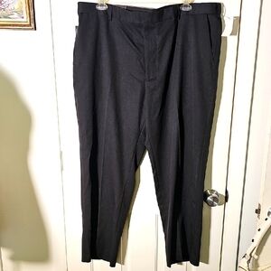 Van Heusen Men's Black Dress Pants. NWT. Natural Stretch. 44 X 30